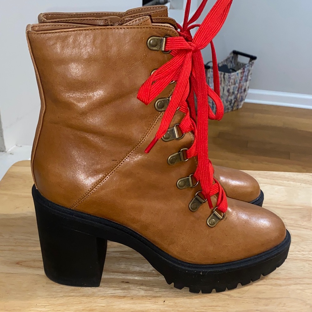 Stylish Steve Madden Tan Leather Boots with Red Laces